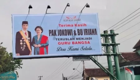 Billboard Ucapan Terima Kasih Buat Jokowi Bertebaran, Aktivis Senior: Gila Pencitraan Billboard Ucapan Terimakasih Buat Presiden Jokowi Beserta Isteri