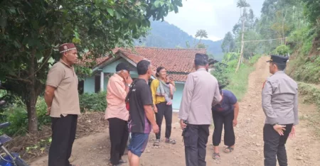 7 Warga Karangpawitan Hilang di Gunung Godog Garut, Pencarian Masih Berlangsung 7 Warga Karangpawitan Hilang di Gunung Godog Garut