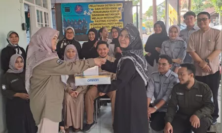 Cegah Risiko Gangguan Kesehatan, FK Unisba Adakan Pelatihan di Komplek Kawaluyaan Bandung pelatihan masyarakat