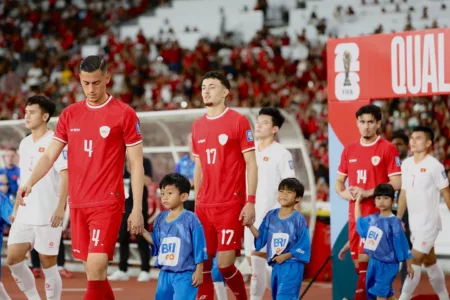 Timnas Indonesia Dikalahkan China, Jay Idzes Minta Maaf Jay Idzes meminta maaf usai Timnas Indonesia kalah 2-1 dari China