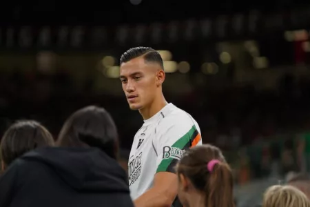 Jay Idzes Diberi Rating Rendah oleh Media Italia Kalah 0-2 dari Atalanta, Jay Idzes mendapat kritikan pedas dari media Italia
