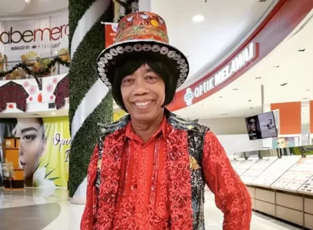 Rela Jualan di Sekolah Pakai Kursi Roda, Begini Nasib Hidup Pak Tarno pak tarno