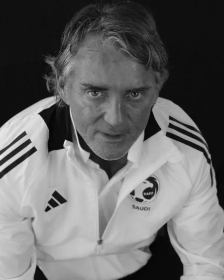 Jelang Hadapi Timnas Indonesia, Roberto Mancini Resmi Dipecat Federasi Sepakbola Arab Saudi resmi memecat Roberto Mancini