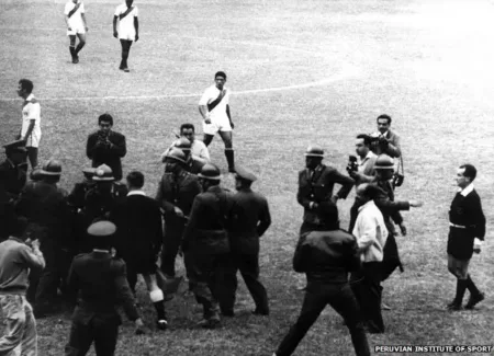 Sejarah Terkelam Dunia Sepak Bola: Tragedi Stadion Nasional Peru Tahun 1964 tragedi bola peru
