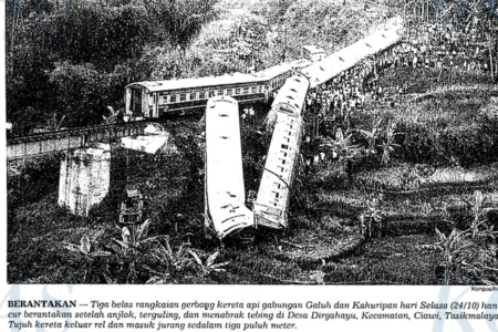 Tragedi Kecelakaan Maut Kereta Api di Jembatan Trowek Tahun 1995 tragedi trowek