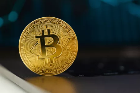 Bitcoin Lampaui Kapitalisasi Perak: Alternatif Investasi Potensial Bitcoin Lampaui Kapitalisasi Perak