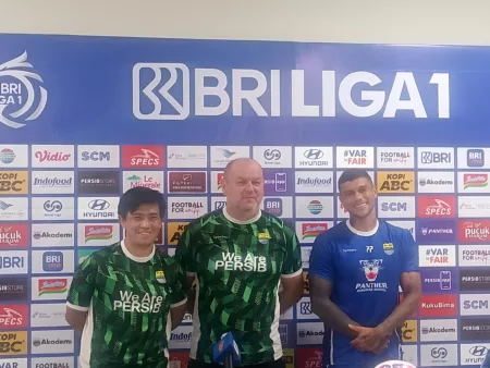 Bojan Hodak Ungkap Tantangan Lebih Berat Dalam Mempertahankan Gelar Juara Bojan Hodak Ungkap Tantangan Lebih Berat dalam Mempertahankan Gelar Juara
