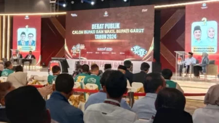 Debat Pilkada Garut 2024: Kritik dan Pembelaan Soal Capaian Pembangunan Debat Pilkada Garut 2024