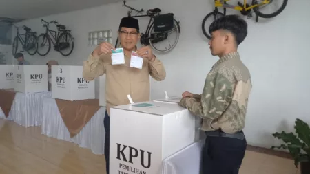 H. Muhammad Yusuf Nyoblos di TPS 08, Serahkan Hasil Pilkada pada Takdir H. Muhammad Yusuf Nyoblos di TPS 08