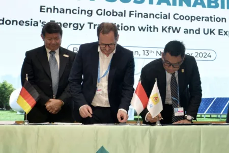 Pimpin Delegasi Indonesia di COP29, Hashim Djojohadikusumo Pikat Pendanaan Hijau EUR 1,2 Miliar untuk Sektor Kelistrikan Hashim Djojohadikusumo Pikat Pendanaan Hijau EUR 1,2 Miliar untuk Sektor Kelistrikan