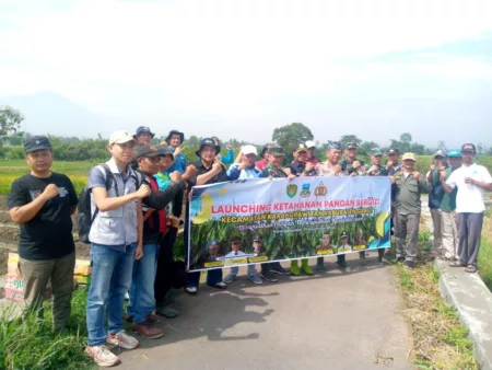 Polres Garut Galakkan Pemanfaatan Lahan Kosong untuk Ketahanan Pangan Polres Garut Galakkan Pemanfaatan Lahan Kosong untuk Ketahanan Pangan