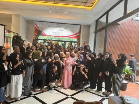Teh Aanya Tekankan Pentingnya Rasa Aman di Sosialisasi Empat Pilar Teh Aanya Tekankan Pentingnya Rasa Aman di Sosialisasi Empat Pilar