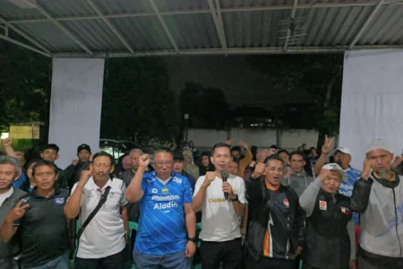 Legenda Persib Minta Haru Suandharu Lanjutkan Program Oded: Dukung Bibit Sepakbola Kota Bandung calon Walikota Bandung nomor urut 2, Haru Suandharu
