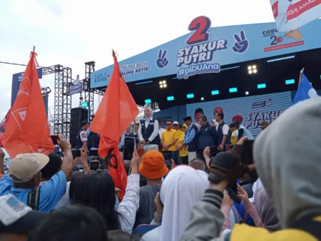 Paslon Cawabup Nomor Urut 02 Gelar Kampanye Akbar di SOR RAA Adiwijaya Garut Paslon Cawabup Nomor Urut 02 Gelar Kampanye Akbar di SOR RAA Adiwijaya Garut