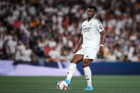 Tchouameni dan Liverpool: Asa Baru di Tengah Inkonsistensi Real Madrid Aurelien Tchouameni dirumorkan akan meninggalkan Real Madrid pada bursa transfer musim panas 2025