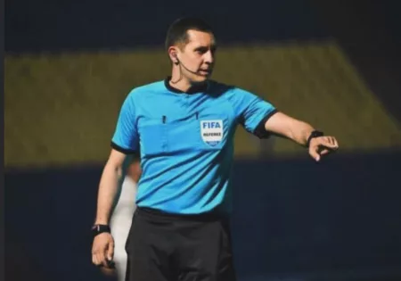 Rustam Lutfullin: Wasit Tegas yang Siap Uji Mental Timnas Indonesia Rustam Lutfullin