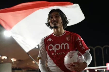 Keluhkan Rumput GBK, Takumi Minamino: Gak Rata Takumi Minamino