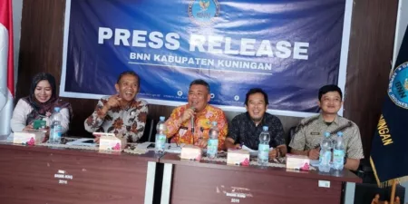 25 Desa di Kuningan Deklarasikan Bebas Narkotika, BNNK Tingkatkan Program P4GN 25 Desa di Kuningan Deklarasikan Bebas Narkotika, BNNK Tingkatkan Program P4GN