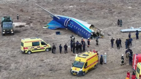 Pesawat Azerbaijan Jatuh di Kazakhstan: Tragedi yang Menyayat Hati Pesawat Azerbaijan Jatuh di Kazakhstan: Tragedi yang Menyayat Hati