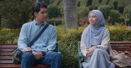 Link Nonton Film Cinta Dalam Ikhlas, Cocok Jadi Tontonan Libur Tahun Baru! Cuplikan scene adegan Athar dan Aurora di film Cinta Dalam Ikhlas