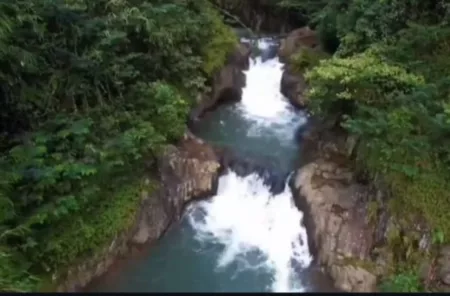 Curug Rahong Garut: Wisata Alam Penuh Keindahan dan Cerita Mistis Curug Rahong Garut: Wisata Alam Penuh Keindahan dan Cerita Mistis