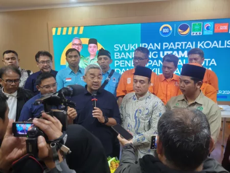 Komitmen Pemerintahan yang Bersih, M Farhan Minta KPK Lakukan Screening Calon Pejabat Pemkot Bandung Walikota Bandung dan wakil walikota Bandung Farhan dan Erwin