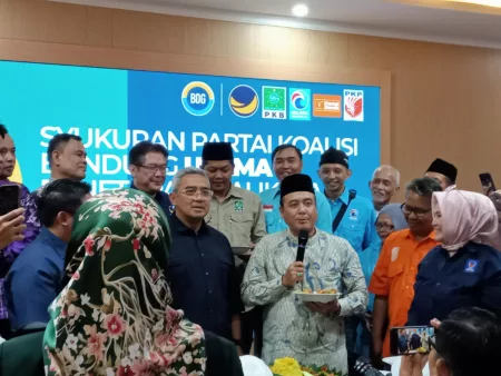 Erwin Pastikan Akan Bahu Membahu untuk Kemajuan Kota Bandung Walikota Bandung dan wakil walikota Bandung Farhan dan Erwin