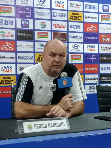 Menang Atas Persita Tangerang, Bojan Hodak Tidak Senang !!! Pelatihan Persib Bandung Bojan Hodak