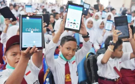 Digitalisasi Sekolah: Meningkatkan Kualitas Belajar atau Memperlebar Kesenjangan? Digitalisasi Sekolah: Meningkatkan Kualitas Belajar atau Memperlebar Kesenjangan
