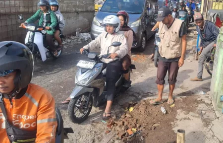 Jalan Garuda Kota Bandung Rusak Parah, Warga Desak Perbaikan Segera Jalan Garuda Kota Bandung Rusak Parah, Warga Desak Perbaikan Segera