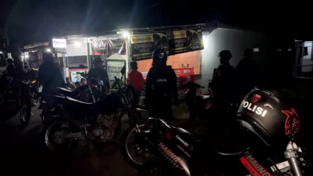 Kedapatan Pesta Miras, Sejumlah Remaja di Kota Tasikmalaya Digelandang Polisi Kedapatan Pesta Miras, Sejumlah Remaja di Kota Tasikmalaya Digelandang Polisi