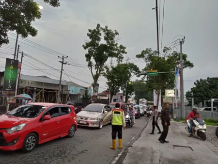 Libur Panjang, Garut Dipadati Wisatawan dan Kendaraan Libur Panjang, Garut Dipadati Wisatawan dan Kendaraan