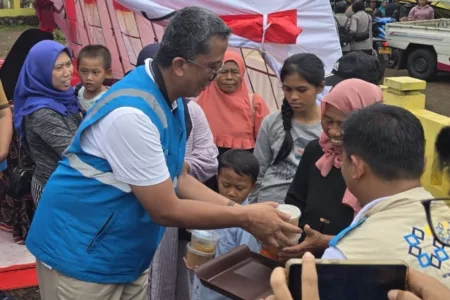 Datangkan Food truck, PLN UID Jabar Gerak Cepat Sediakan 900 Porsi Makanan Setiap Hari untuk Korban Banjir di Sukabumi PLN UID Jabar Gerak Cepat Sediakan 900 Porsi Makanan Setiap Hari untuk Korban Banjir