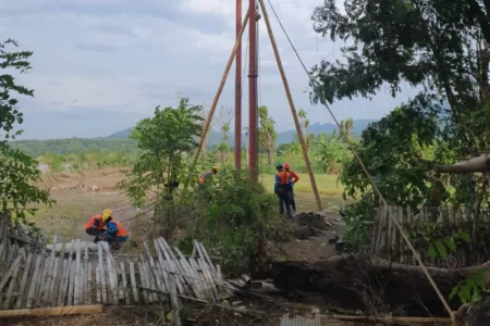 Pasca Banjir Tanah Longsor di Jawa Barat, 75% Pelanggan PLN Berhasil Dipulihkan Pasca Banjir Tanah Longsor di Jawa Barat, 75% Pelanggan PLN Berhasil Dipulihkan