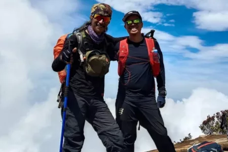 Mazic: Pendaki Wajib Jaga dan Lestarikan Gunung untuk Masa Depan Hal ini ditegaskan Maman "Mazic" Supratman, mantan Ketua Aktivis Anak Rimba (AKAR) Kuningan, Minggu 15 Desember 2024.