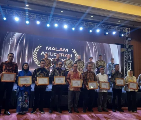 Penghargaan atas Kontribusi PLN UP3 Bandung dalam Pencapaian dan Peningkatan PAD dari Sektor Pajak Daerah Kota Bandung Penghargaan atas Kontribusi PLN UP3 Bandung dalam Pencapaian dan Peningkatan PAD dari Sektor Pajak Daerah Kota Bandung