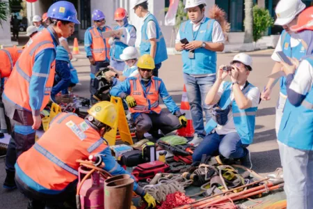 Peran BUMN dalam Persiapan Peringatan Hari Natal dan Tahun Baru (Nataru), PLN UP3 Bandung gelar Apel Siaga Kelistrikan Peran BUMN dalam Persiapan Peringatan Hari Natal dan Tahun Baru (Nataru), PLN UP3 Bandung gelar Apel Siaga Kelistrikan