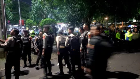 Polisi Kota Tasikmalaya Intensifkan Patroli Malam Jelang Natal dan Tahun Baru Polisi Kota Tasikmalaya Intensifkan Patroli Malam Jelang Natal dan Tahun Baru