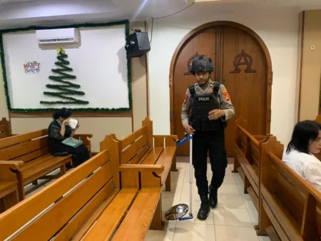 Polres Tasikmalaya Kota Sterilisasi Gereja untuk Amankan Perayaan Natal 2024 Polres Tasikmalaya Kota Sterilisasi Gereja untuk Amankan Perayaan Natal