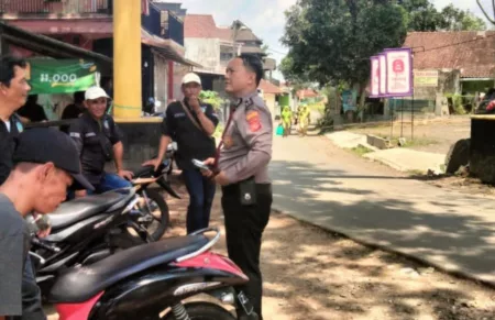 Polres Tasikmalaya Kota Gelar Patroli Objek Vital Jelang Nataru dan Pilkada Polres Tasikmalaya Kota menerjunkan personel Unit Pam Obvit untuk patroli di berbagai lokasi strategis, Jumat 13 Desember 2024.