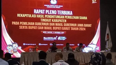 Rapat Pleno KPU Garut: Rekapitulasi Suara Berlangsung Tertib dan Lancar Rapat Pleno KPU Garut: Rekapitulasi Suara Berlangsung Tertib dan Lancar