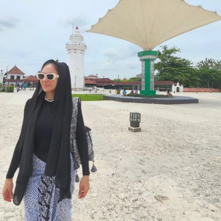Bikin Pangling Ini Tampilan Wulan Guritno Di Film Norma: Antara Mertua dan Menantu Bikin Pangling Ini Tampilan Wulan Guritno Di Film Norma: Antara Mertua dan Menantu (@wulanguritno)