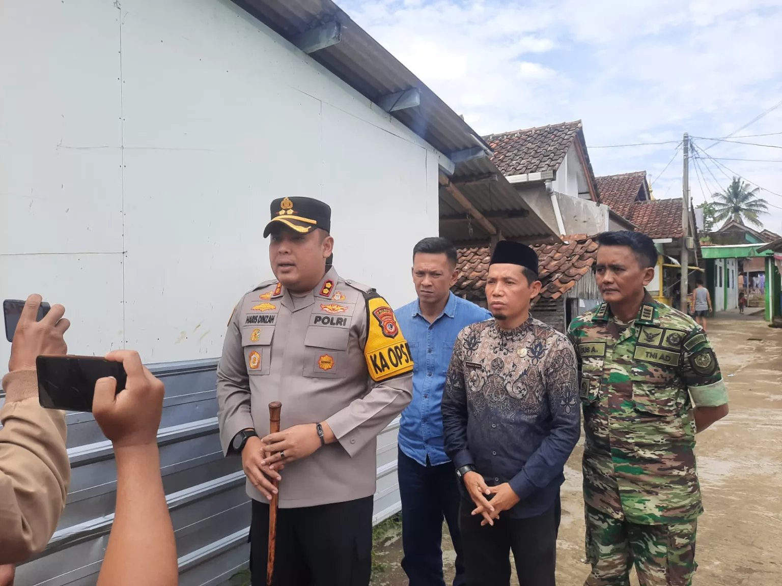 Tim Densus 88 Geledah Rumah di Kabupaten Tasikmalaya, Dugaan Terkait Terorisme Tim Densus 88 Geledah Rumah di Kabupaten Tasikmalaya, Dugaan Terkait Terorisme