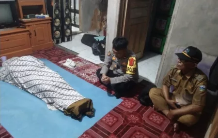 Polsek Caringin Cek TKP Penemuan Jenazah Nelayan di Perairan Cidora Rancabuaya Polsek Caringin Cek TKP Penemuan Jenazah Nelayan di Perairan Cidora Rancabuaya