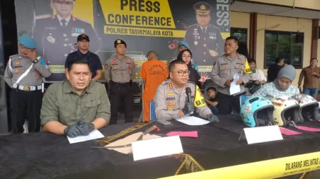 Polisi Berhasil Tangkap Para Pelaku Pembacokan Seorang Warga Di Kota Tasikmalaya Serang Pelaku Saat Berada di Mapolres Tasikmalaya Kota