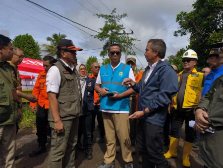 Sigap Siaga 24 Jam, PLN UID Jawa Barat Pulihkan 719 Gardu Distribusi Listrik Terdampak Banjir di Jawa Barat Sigap Siaga 24 Jam, PLN UID Jawa Barat Pulihkan 719 Gardu Distribusi Listrik Terdampak Banjir di Jawa Barat