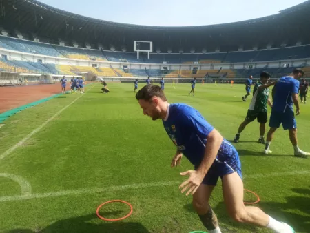 Kapten Persib Tetap Bersyukur Walau Gagal Lolos Kapten Persib Tetap Bersyukur Walau Gagal Lolos