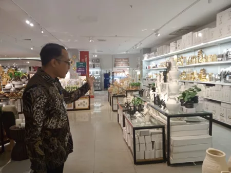 Informa Furniture IBCC Hadirkan Konsep Baru: Inspirasi Menata Hunian dan Kantor dalam Satu Atap Informa Furniture IBCC Hadirkan Konsep Baru: Inspirasi Menata Hunian dan Kantor dalam Satu Atap