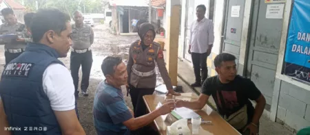 Pemeriksaan Urine Awak Kendaraan Umum Menjelang Natal dan Tahun Baru 2025 Pemeriksaan Urine Awak Kendaraan Umum Menjelang Natal dan Tahun Baru 2025