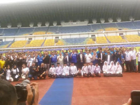 Persib Menggelar Acara Doa Bersama, Sebagai Bentuk Rasa Syukur Mengelola GBLA 30 Tahun Ke Depan Persib Menggelar Acara Doa Bersama, Sebagai Bentuk Rasa Syukur Mengelola GBLA 30 Tahun Ke Depan